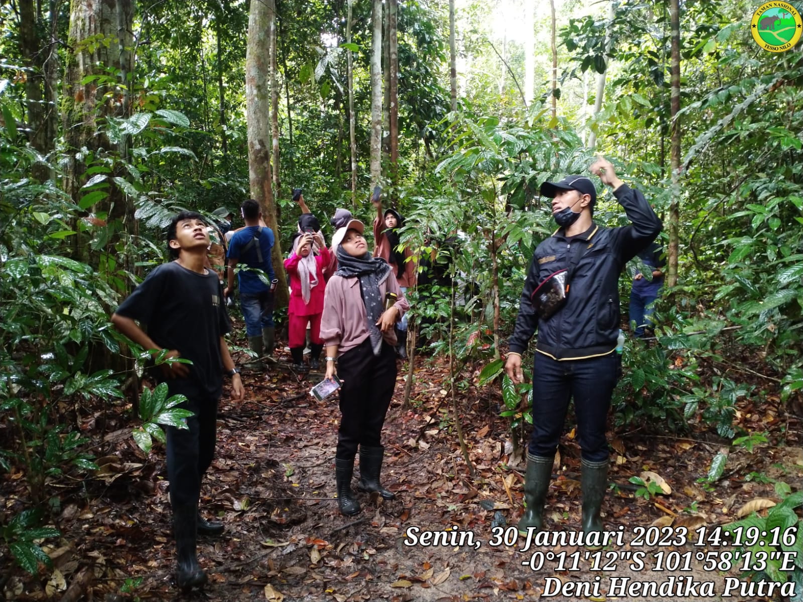 FIELD TRIP KE FLYING SQUAD TN TESSO NILO, MAHASISWA ITP2I PELALAWAN PRAKTIKUM KEANEKARAGAMAN HAYATI